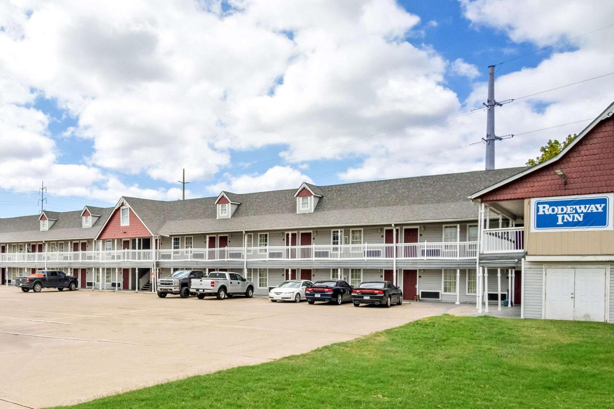 Rodeway Inn Waco Exterior photo