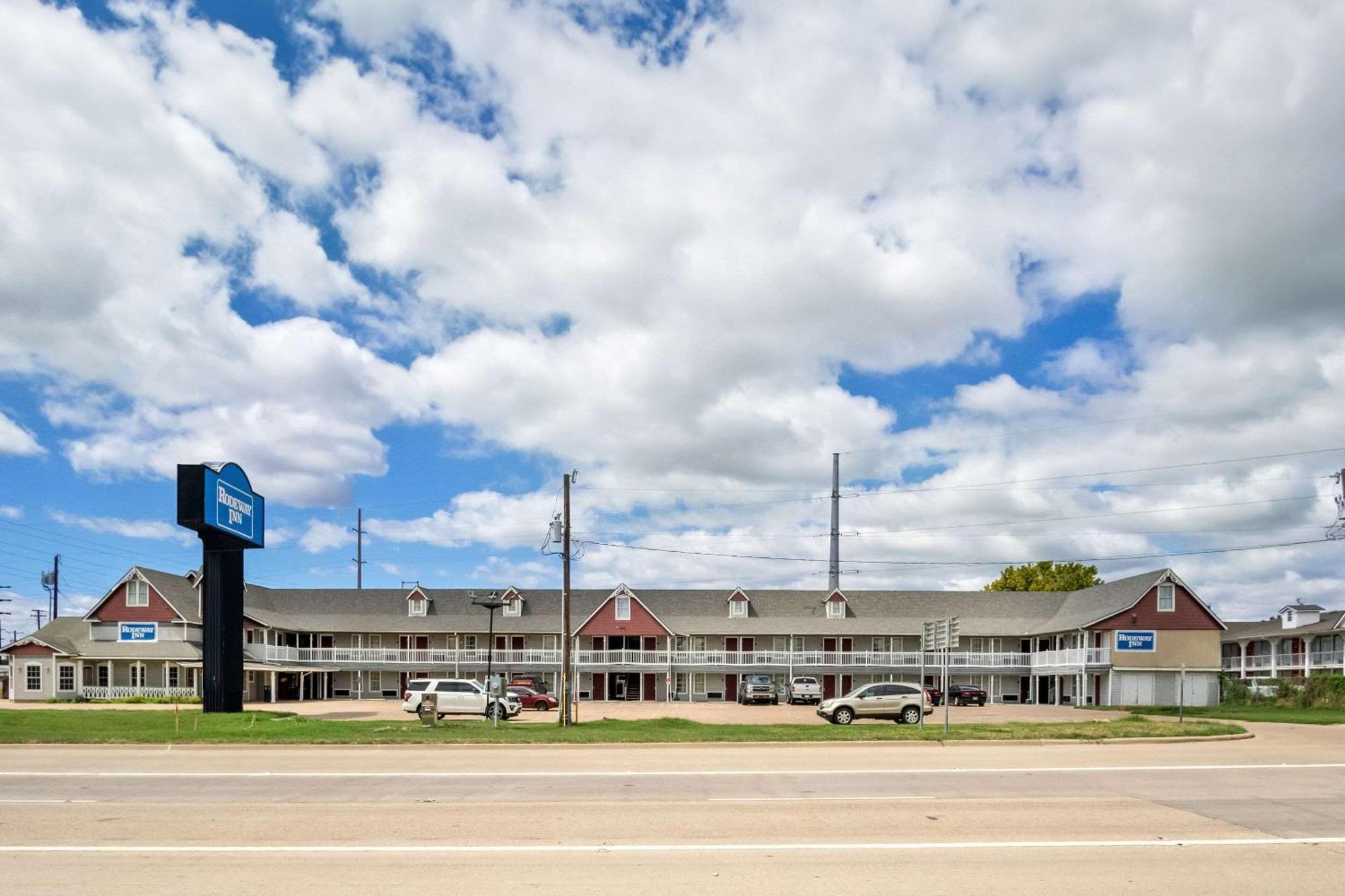 Rodeway Inn Waco Exterior photo