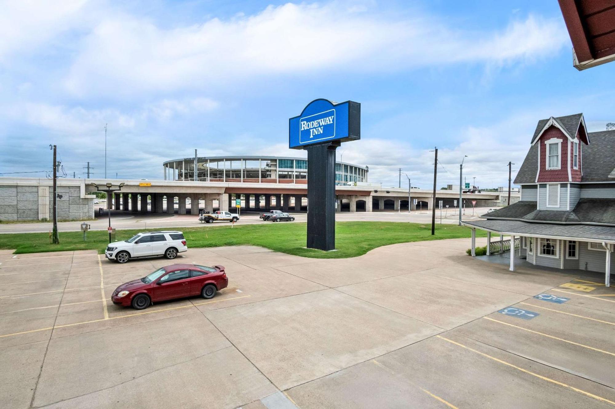 Rodeway Inn Waco Exterior photo