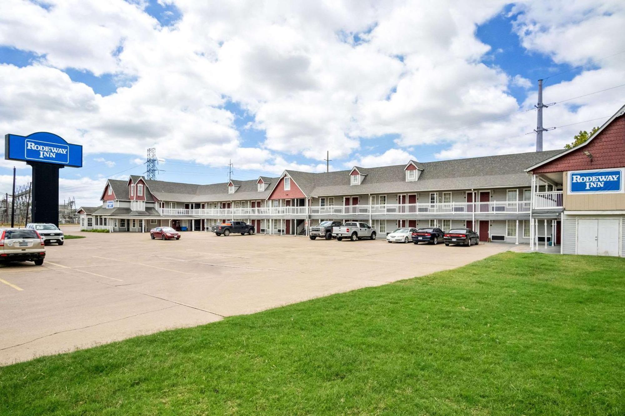 Rodeway Inn Waco Exterior photo